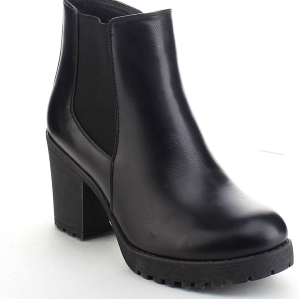 Refresh Retro '90s Slip on Chunky Ankle Heel (N)